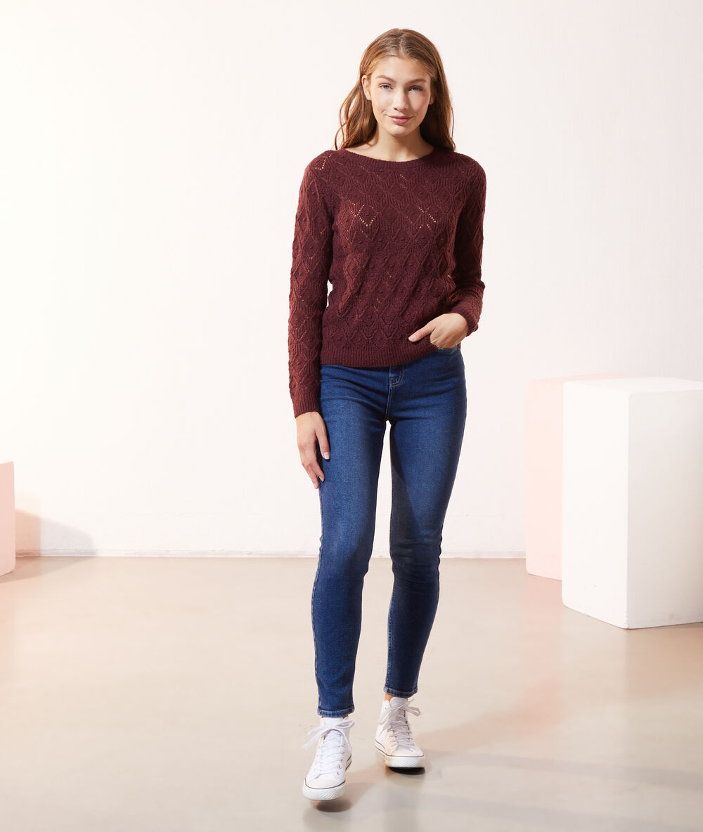 Pull maille pointelle noué au dos bordeaux.