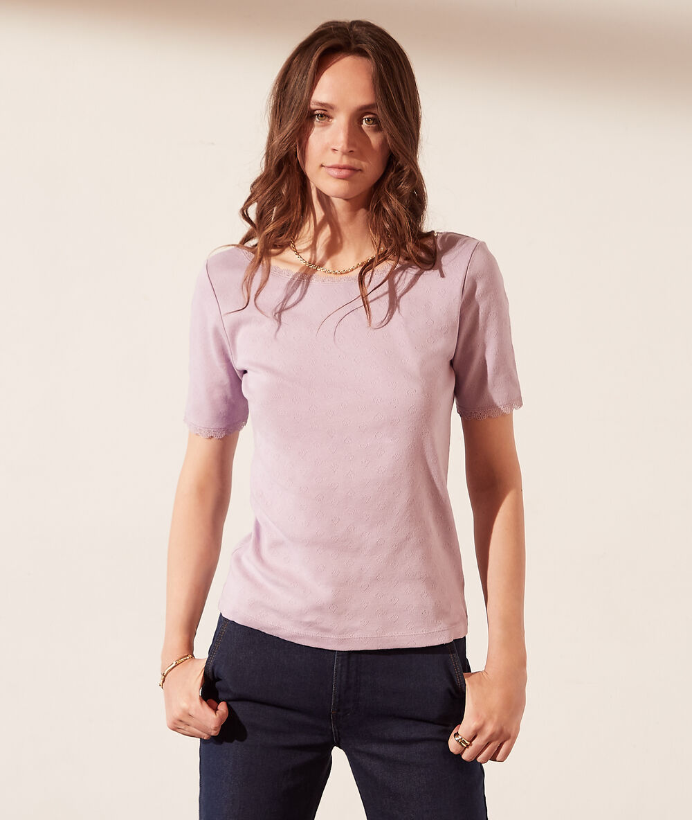 Camiseta abertura espalda lila.