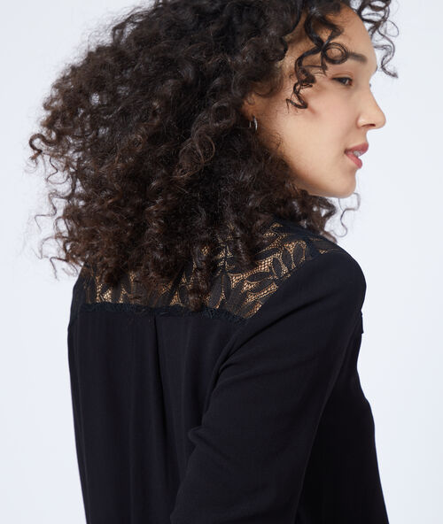 Camisa de encaje de hojas negro.