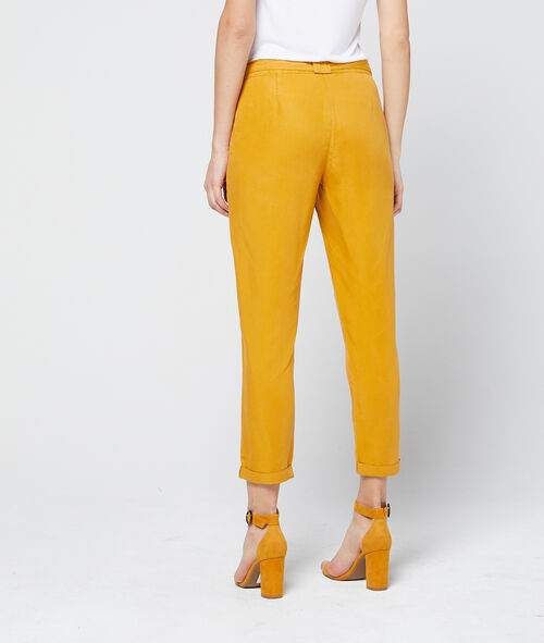 Pantalón alto con cinturón de Tencel Pantalón alto con cinturón de Tencel