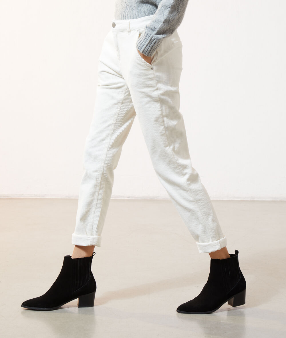Pantalones de pana aterciopelados crudo.