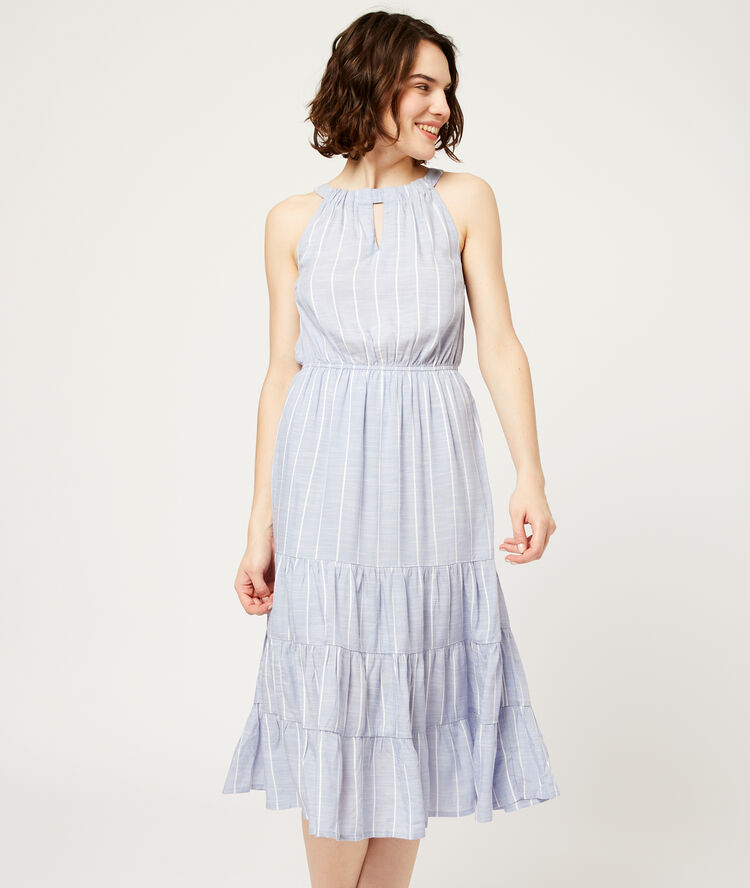 Vestido largo estampado de rayas azul cielo.