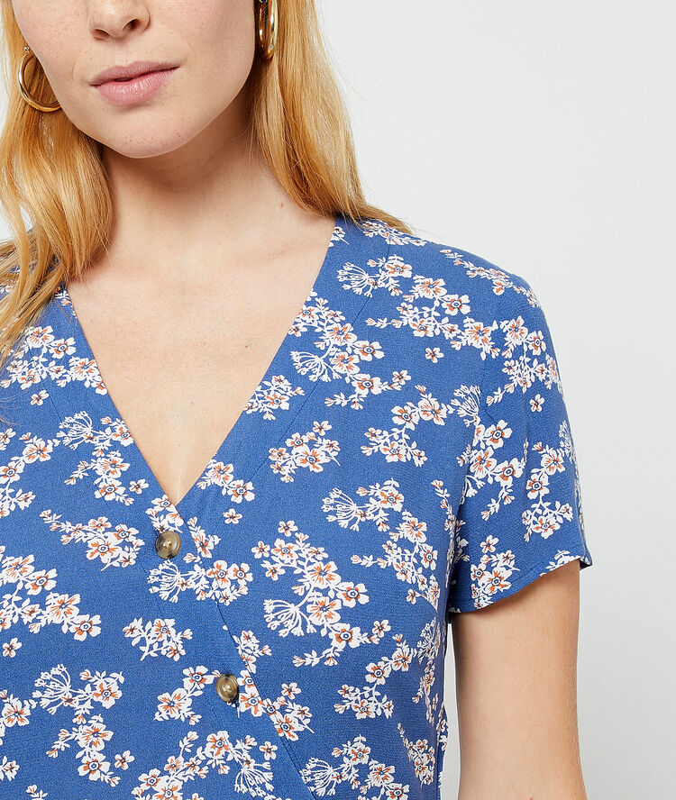 Vestido cruzado estampado floral azul.