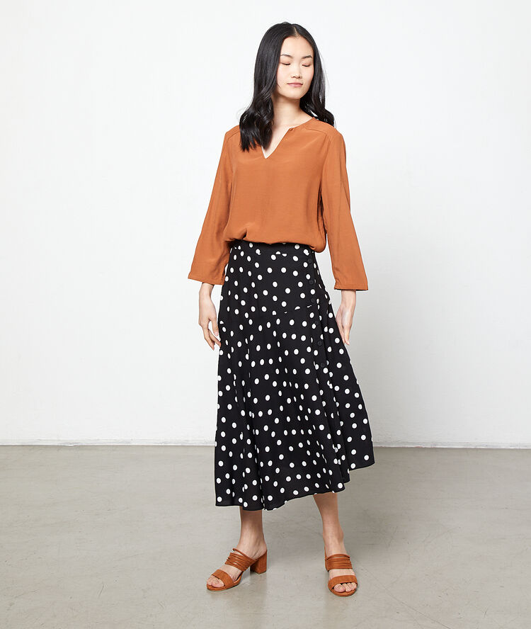 Blusa lisa tierra.