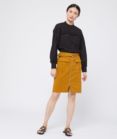 Blusa de algodón de guipir negro.
