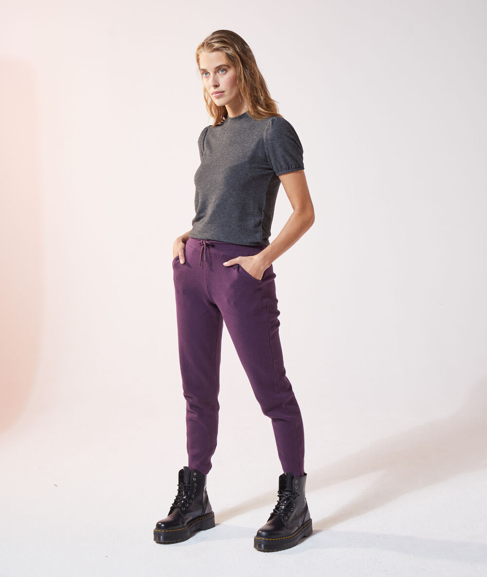 Pantalón jogging ciruela.