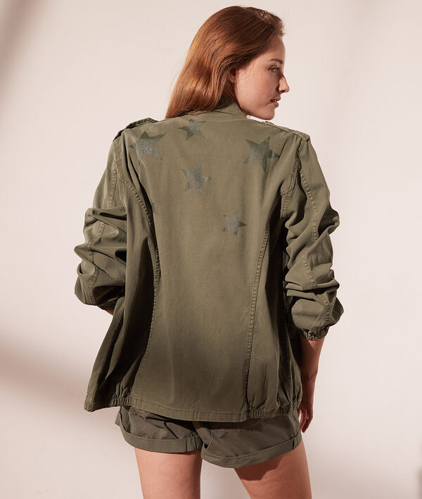 Cazadora estilo militar Cazadora estilo militar