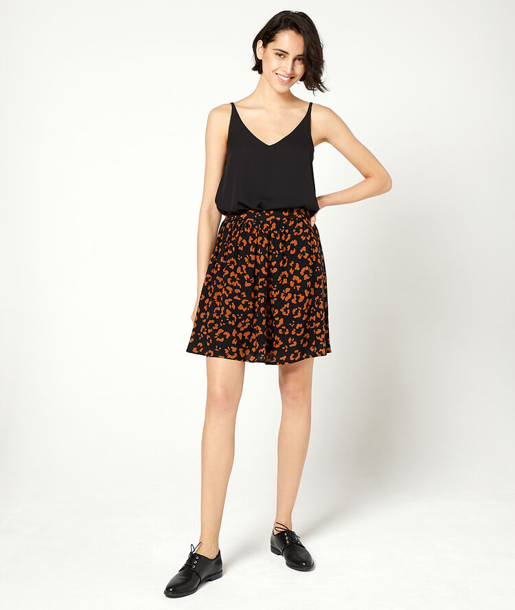Falda con vuelo estampado floral negro.