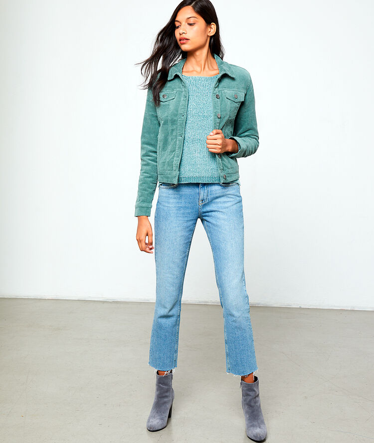 Chaqueta de pana verde.