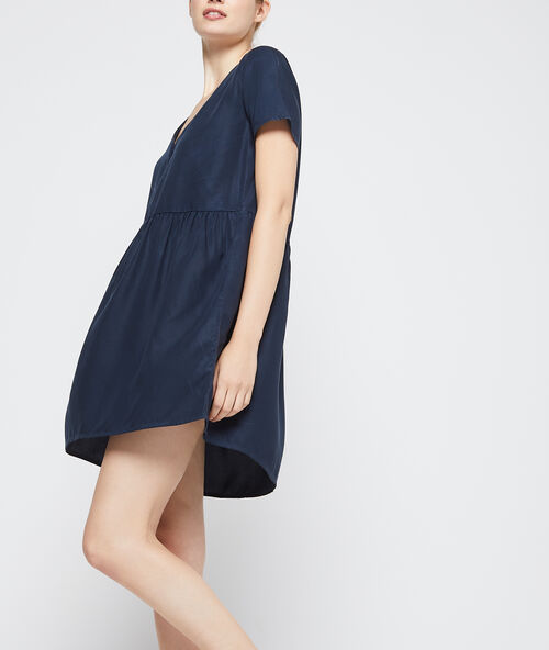 Vestido acampanado de tencel azul marino.