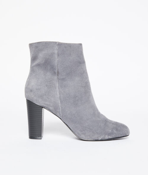 Botines de talón efecto pana Botines de talón efecto pana