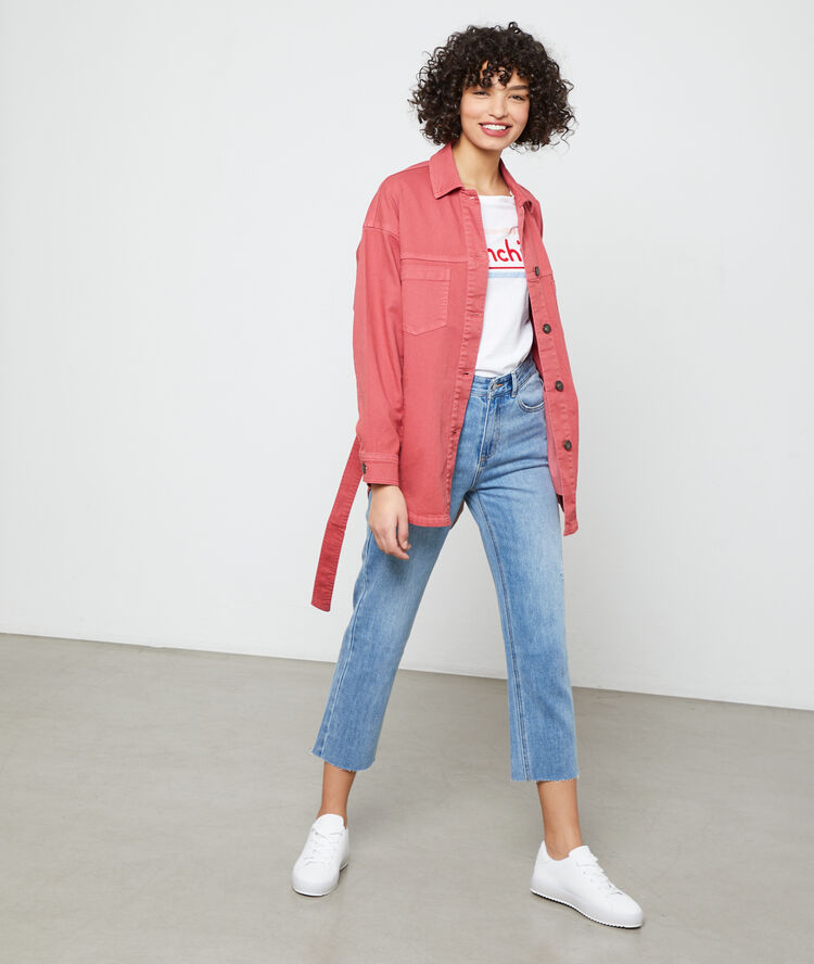 Chaqueta con cinturón frambuesa.