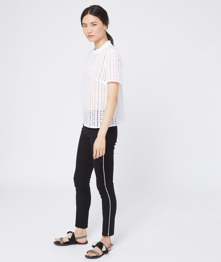 Blusa de guipur calado crudo.