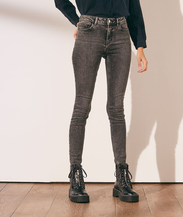 Pantalón vaquero estrecho, efecto desteñido Pantalón vaquero estrecho, efecto desteñido