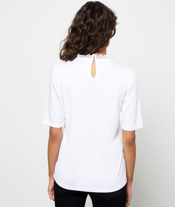Camiseta escotada de encaje Camiseta escotada de encaje