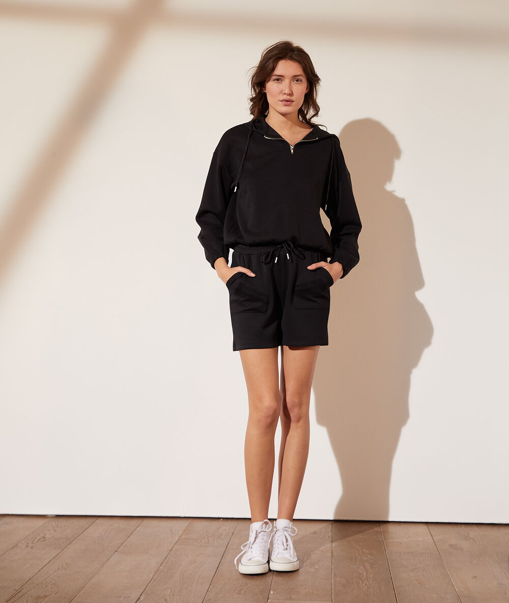 Sudadera con capucha carbón.