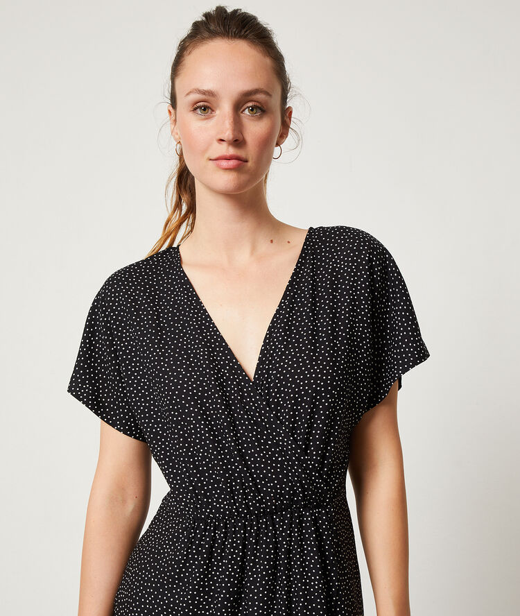 Vestido largo estampado de lunares negro.