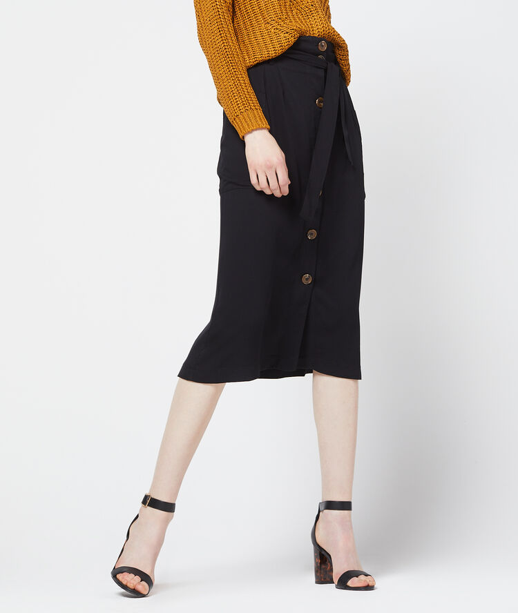 Falda midi abotonada negro.