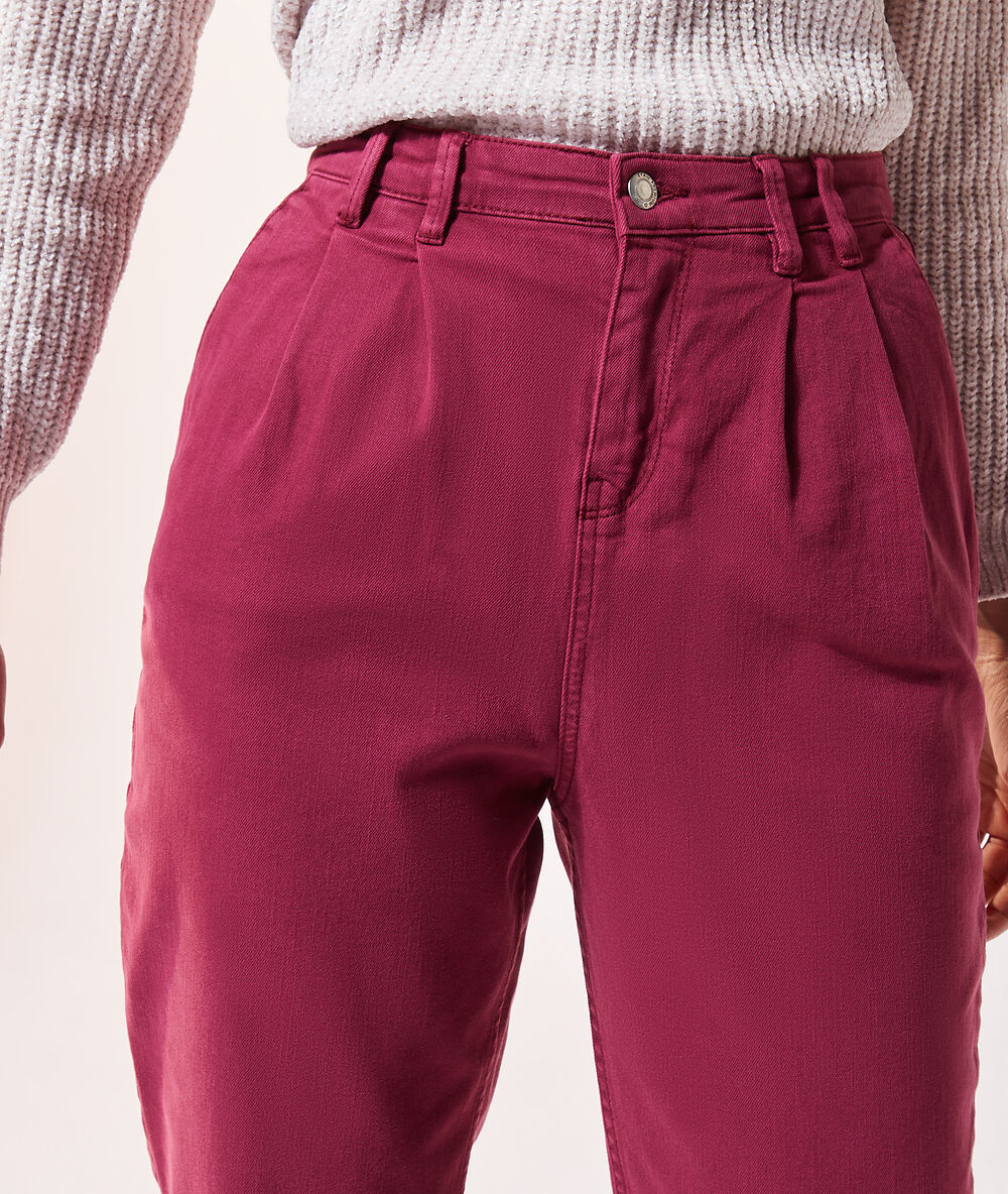 Pantalón zanahoria frambuesa.