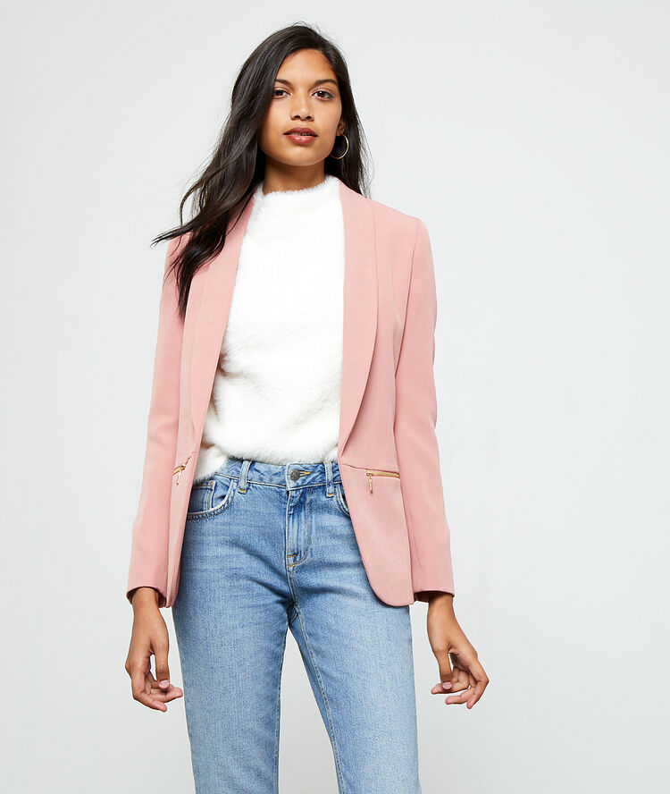 Chaqueta de sastre bolsillos con cremallera rosa.