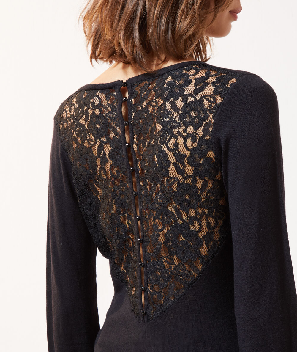 Pull fin dos dentelle noir.