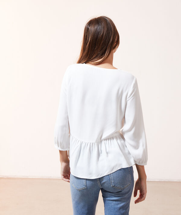 Blusa con volantes y botones Blusa con volantes y botones