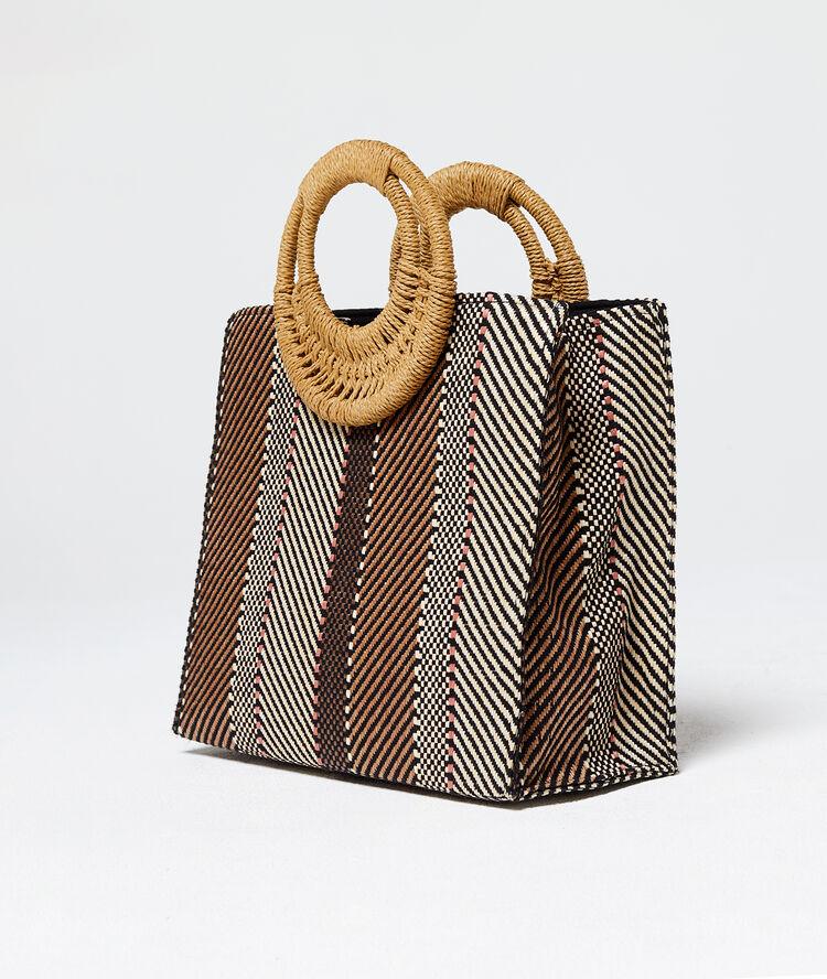 Bolso trenzado multicolor.