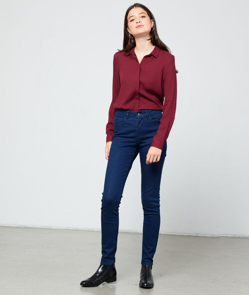 Camisa vaporosa burdeos.
