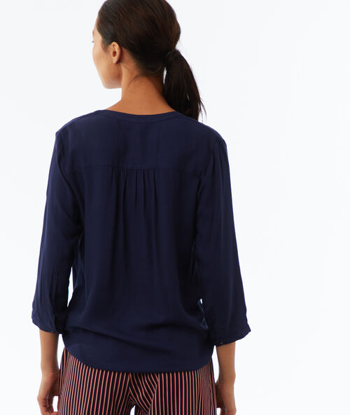 Blusa lisa manga 3/4 azul marino.