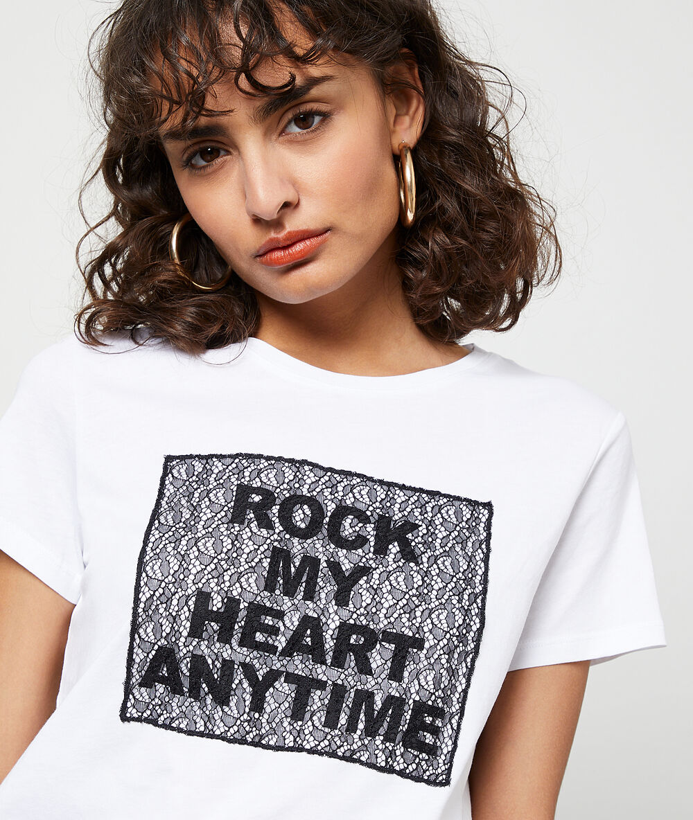 Camiseta ‘rock my heart anytime’ blanco.