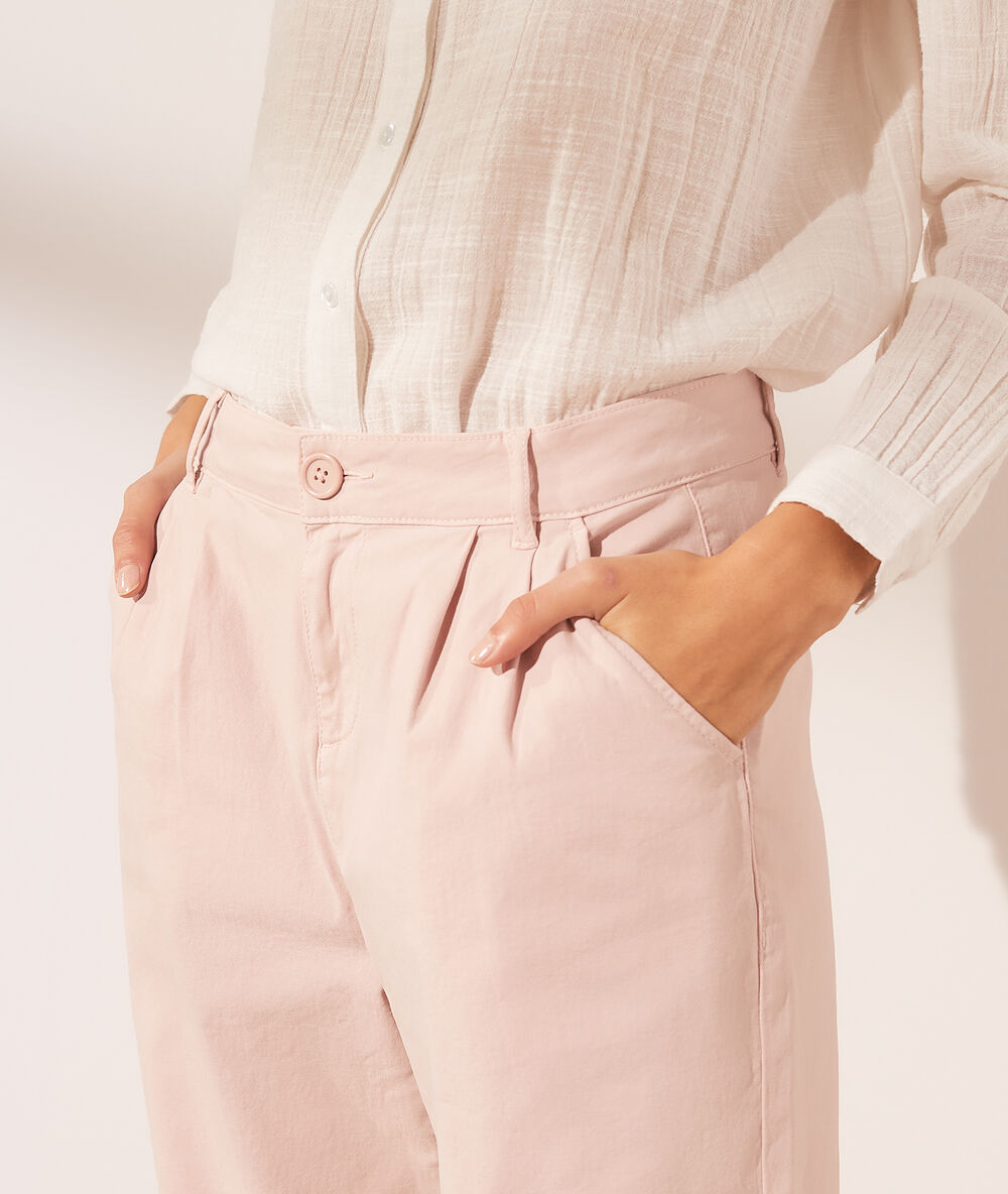 Pantalón chino maquillaje.