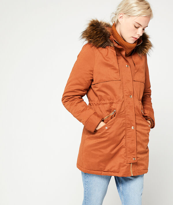 Parka forrada con capucha Parka forrada con capucha