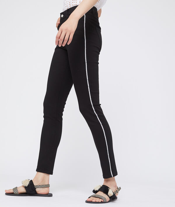 Pantalón ajustado con franjas laterales Pantalón ajustado con franjas laterales