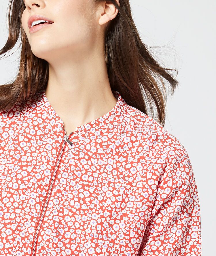 Chaqueta estampado floral carmín.