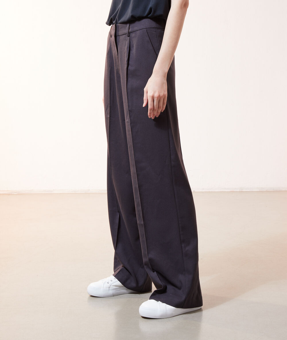 Pantalon large à pinces anthracite.