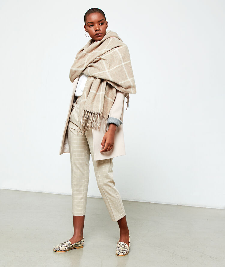 Bufanda plaid a cuadros crema.