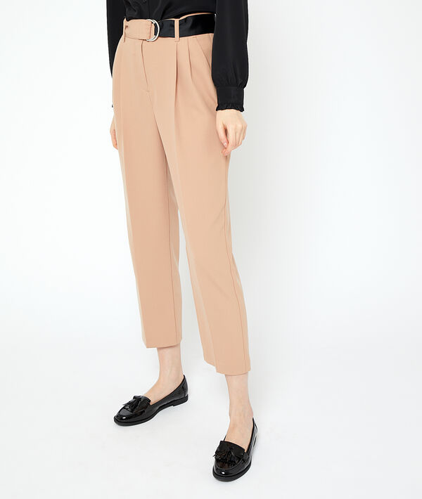 Pantalón talle alto con cinturón Pantalón talle alto con cinturón