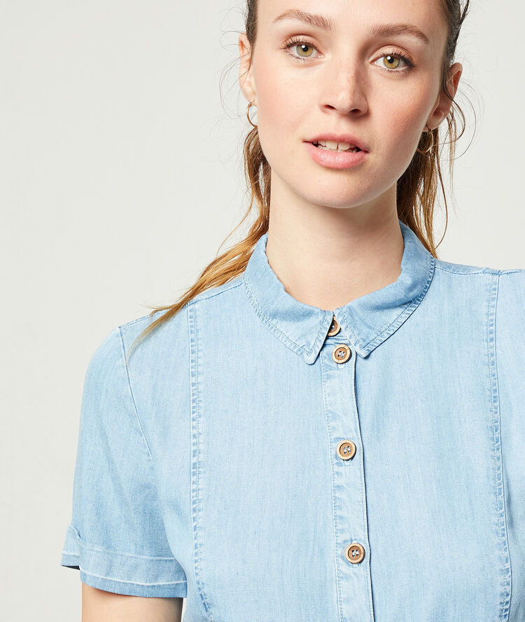 Vestido camisero vaquero azul cielo.