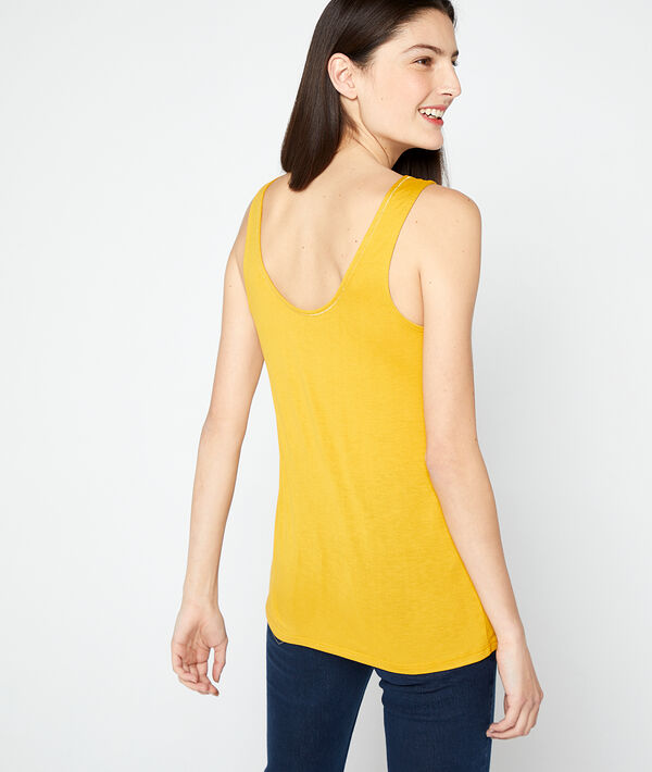 Camiseta lisa con detalles metalizados Camiseta lisa con detalles metalizados