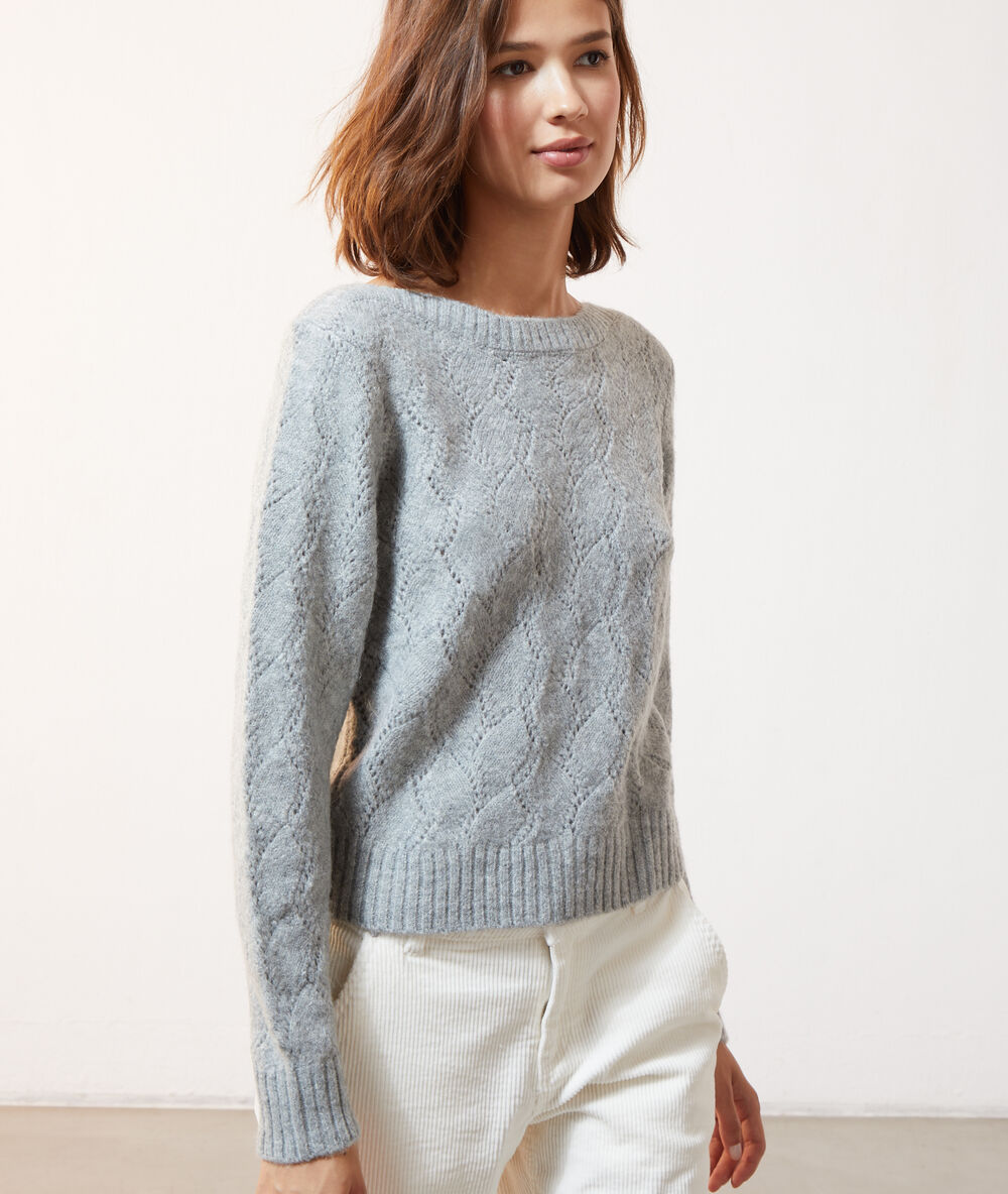 Pull en maille pointelle gris chine.