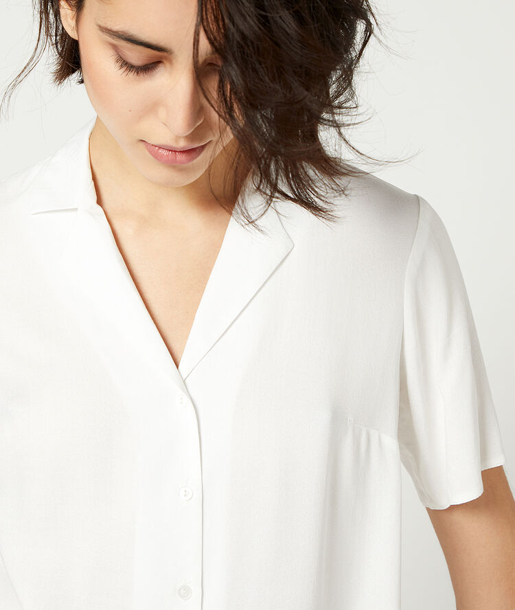 Camisa lisa blanco.