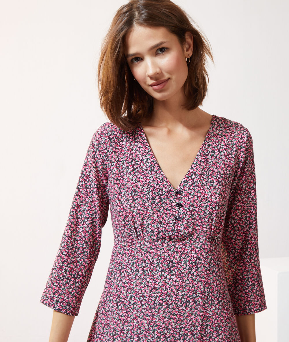 Vestido estampado floral estampado negro.