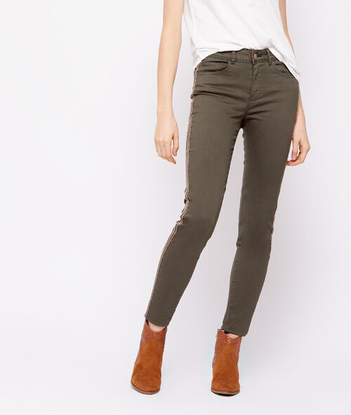 Pantalón skinny con franjas laterales Pantalón skinny con franjas laterales