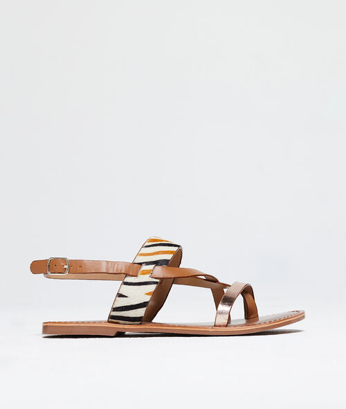 Sandalias planas con animal print Sandalias planas con animal print