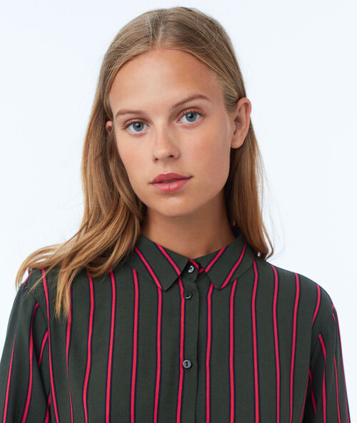 Camisa estampado de rayas verde oliva.