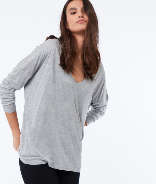 Camiseta manga larga escote en V Camiseta manga larga escote en V