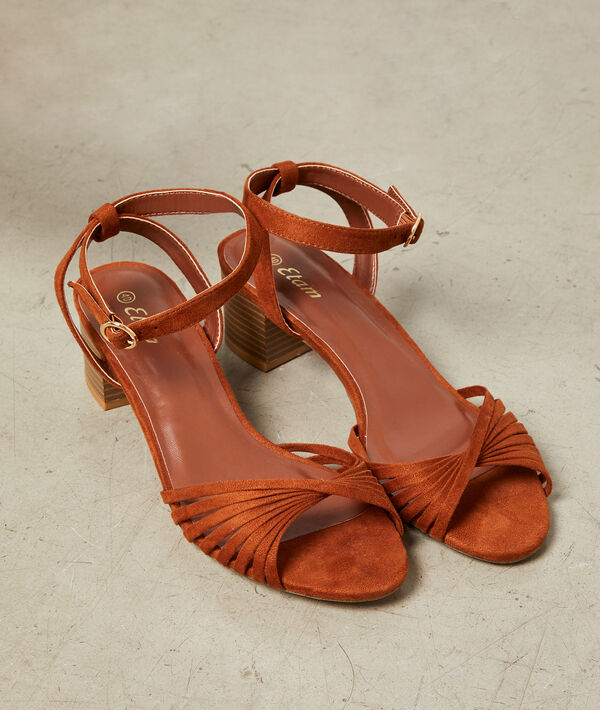 Sandalias con tacón Sandalias con tacón