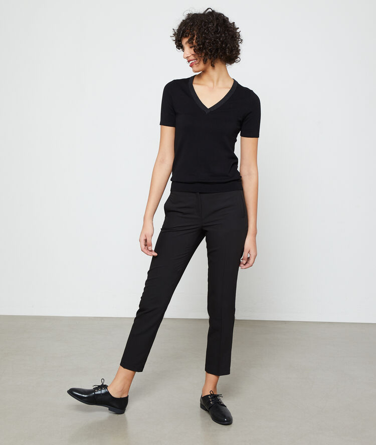 Pantalón cigarette negro.