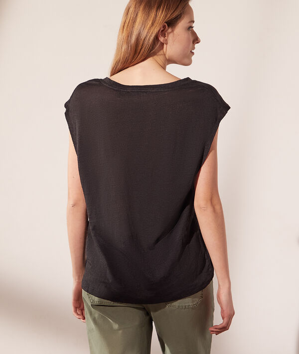 Camiseta manga corta escote en V Camiseta manga corta escote en V