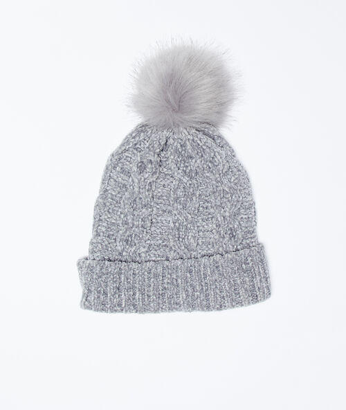 Gorro con pompón c.gris.